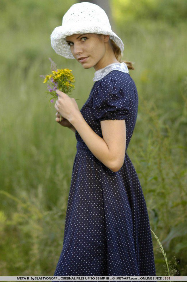 Iveta : в летнем платье