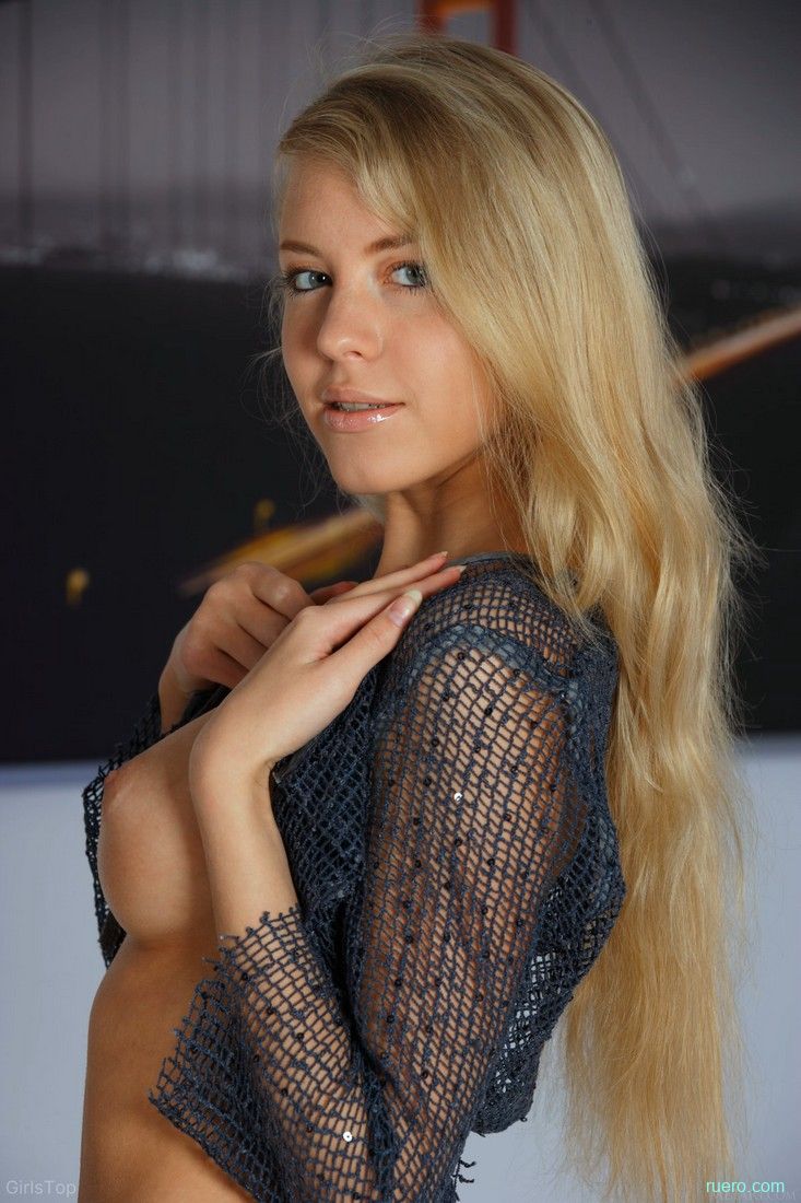 Barbara D : белый диван