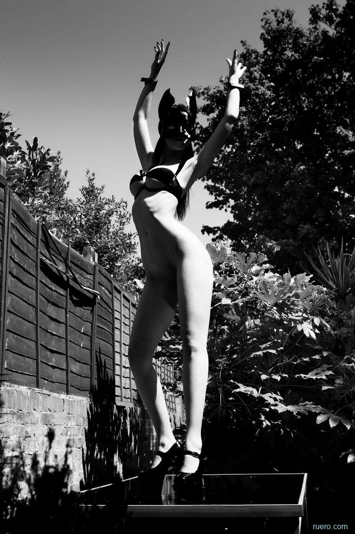 MaryAnna X : черно-белый зной