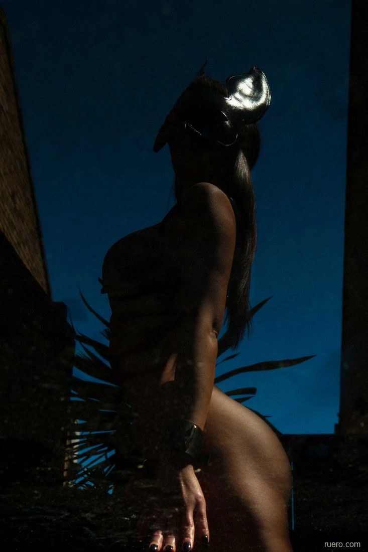 MaryAnna X : черно-белый зной