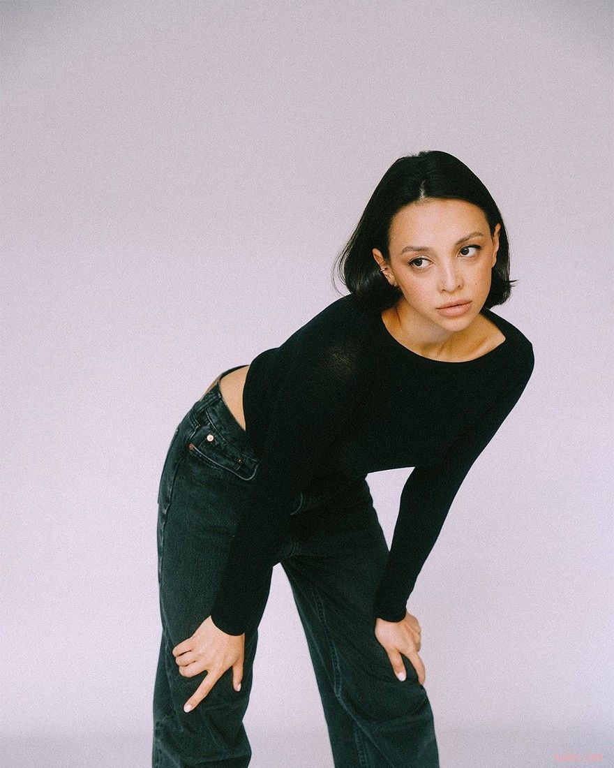 Olivia Linz : студийные этюды