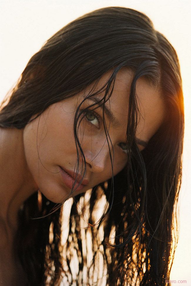 Эти глаза напротив