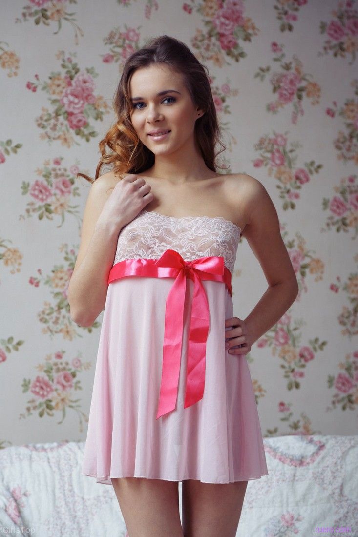 Katie A : красная лента