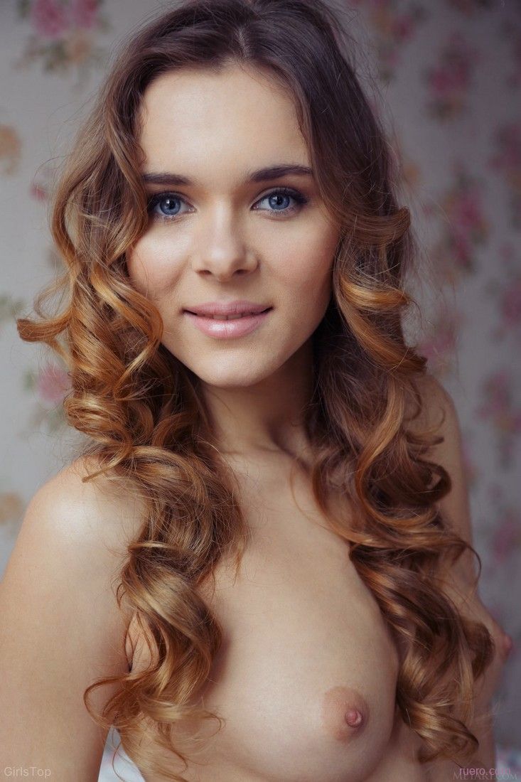 Katie A : красная лента