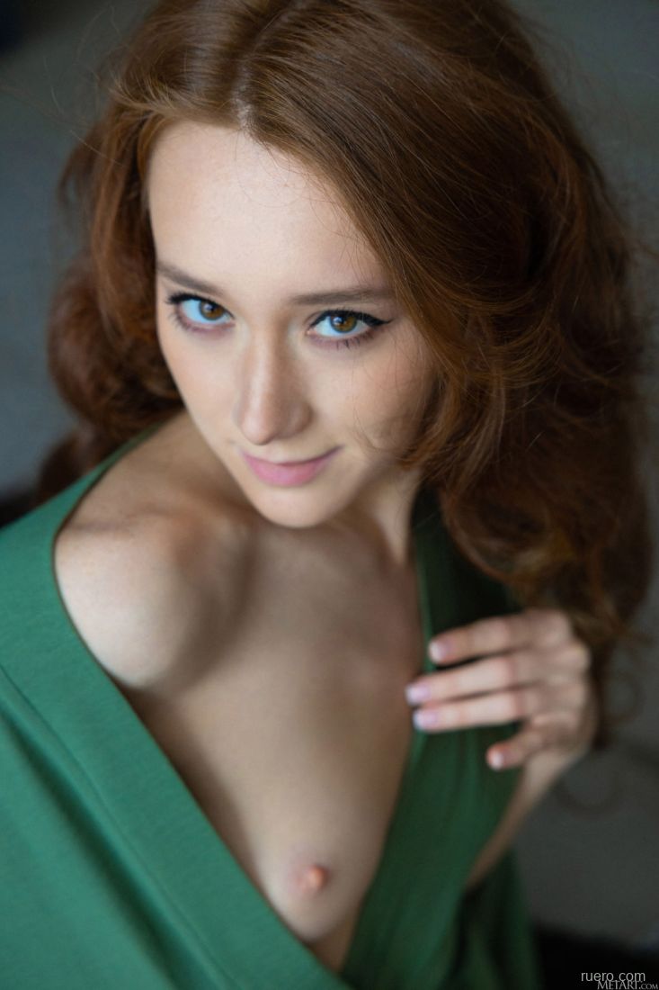 Alice Mido : темные тона ванной комнаты